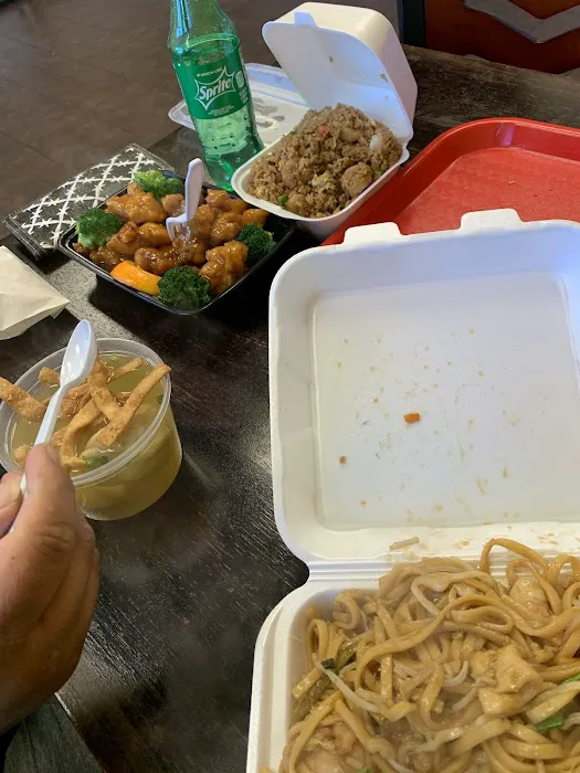 Wok and Roll Express (formerly Skillman Wok - Crowley) 9