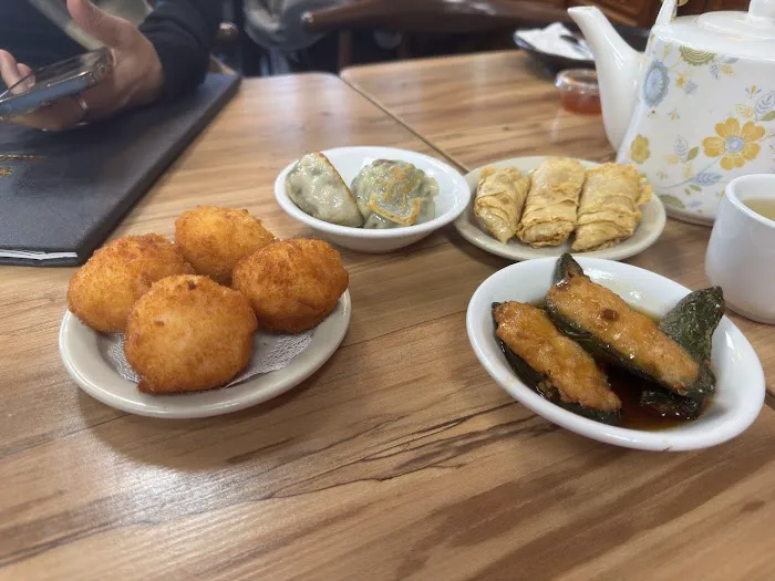 Uncle Yip's 裕华 5