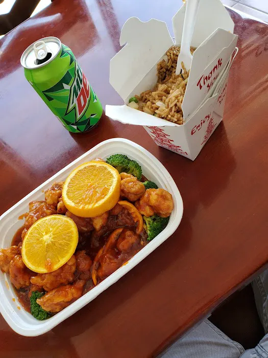 Chen's Wok 5