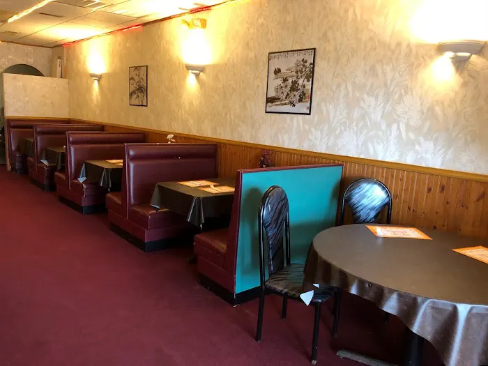 Main Moon Chinese Restaurant 8