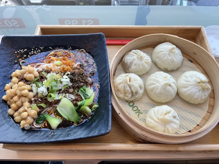 Lee & Bai Chinese Buns Shop 6