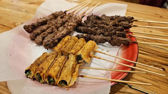 砂锅爱上串儿 Bian Liang Restaurant 1