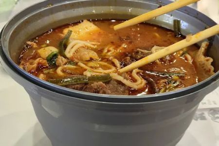 珍云南 過橋米線