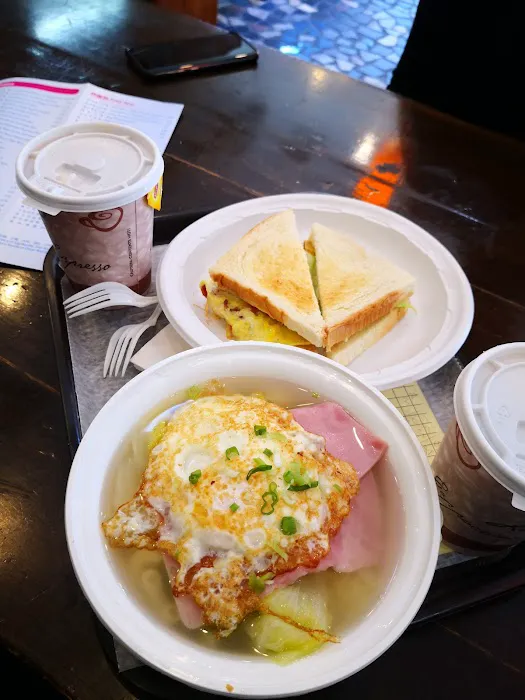 Tong's Cafe 6