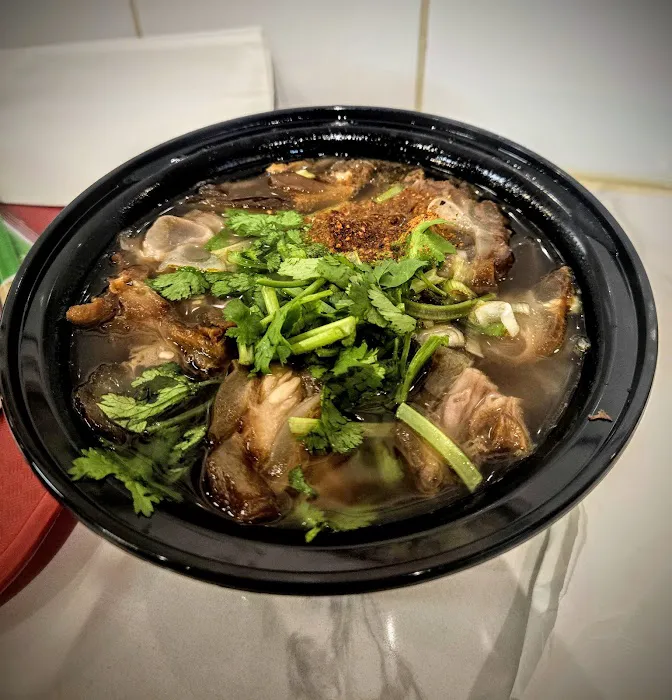 贵州苗家粉面 ( Xi Jiang Qian Hu) Beef Noodle Soup 8