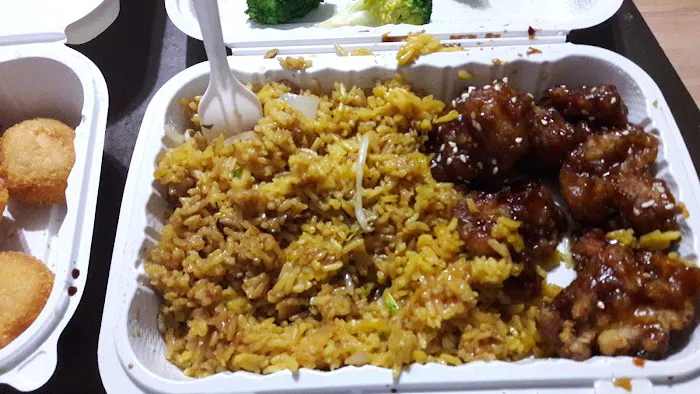 Happy Town Chinese Restaraunt 5