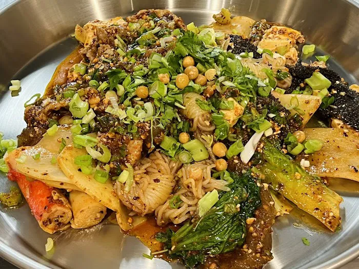 FUDUODUO PLATEFUL SPICY HOT POT 福多多盘盘麻辣烫 4