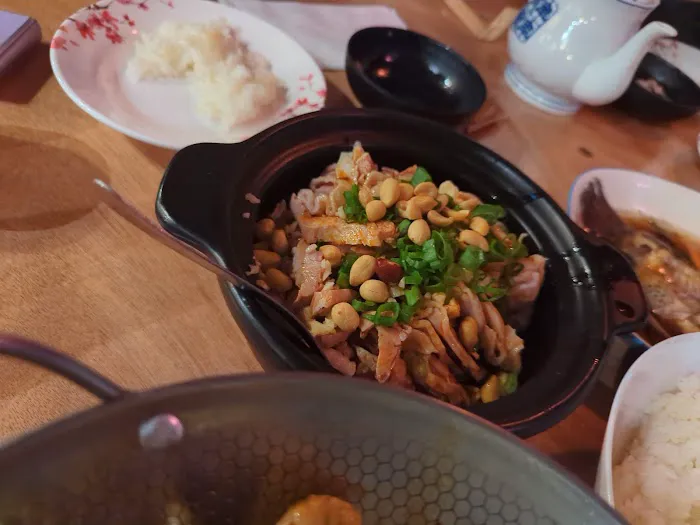 Red Lantern Restaurant 红灯笼大盛烧烤 9