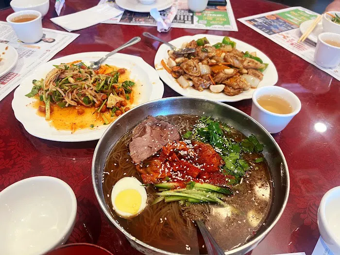 东北菜馆Sheng Yuan Restaurant 东北串儿 9