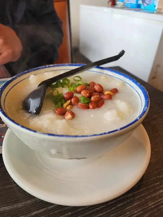 Tam's Noodle House 6