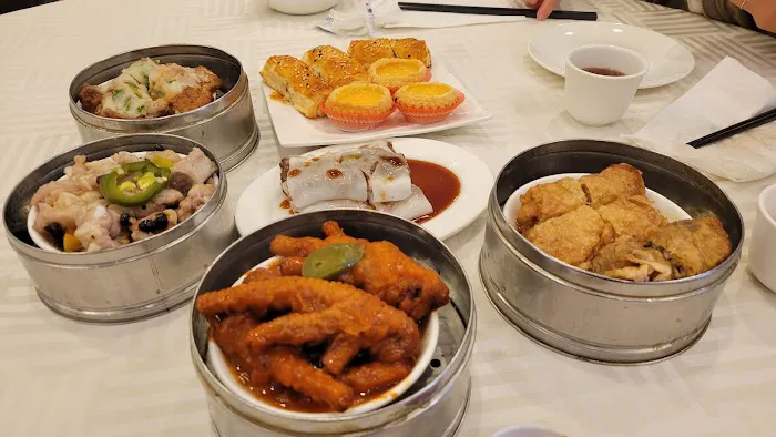 Full House Seafood Restaurant 7