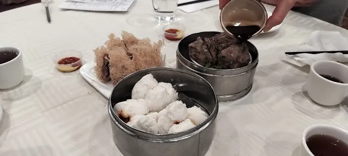 Full House Seafood Restaurant 9
