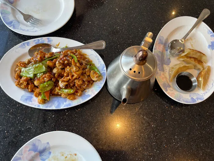 New Mandarin Garden Restaurant 2