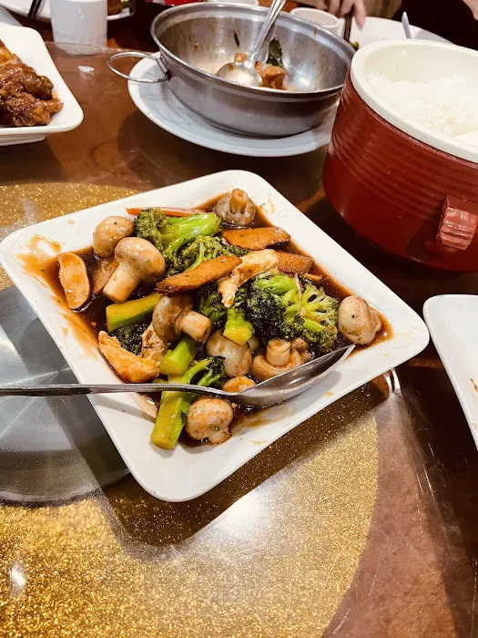 Happy Family Restaurant - Rowland Heights 4