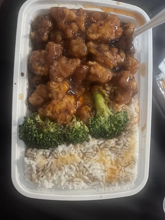 Hardee Chinese & American Cusine 5