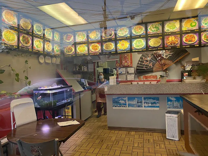 Huang's Kitchen 6
