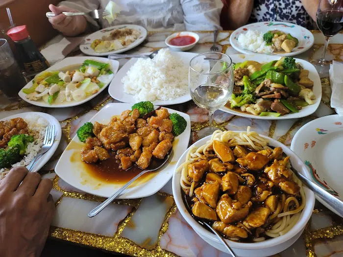 Wong's Golden Palace 4