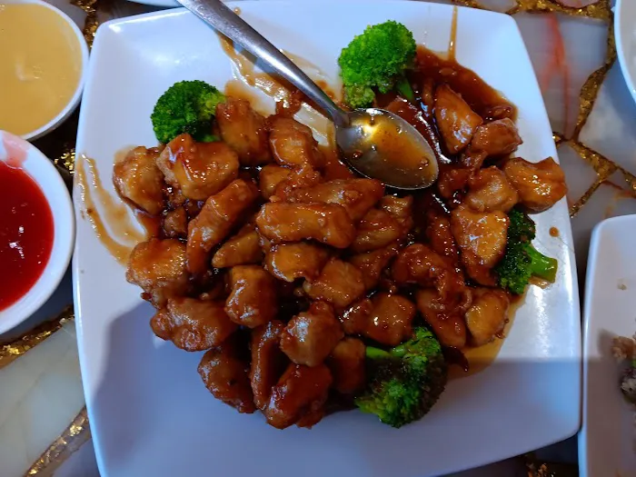 Wong's Golden Palace 7
