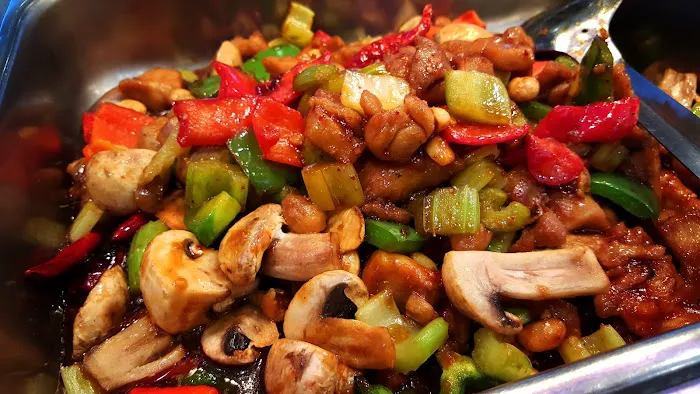 Lucky Chinese Food 7