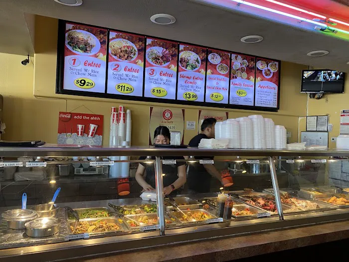 Lucky Chinese Food 6