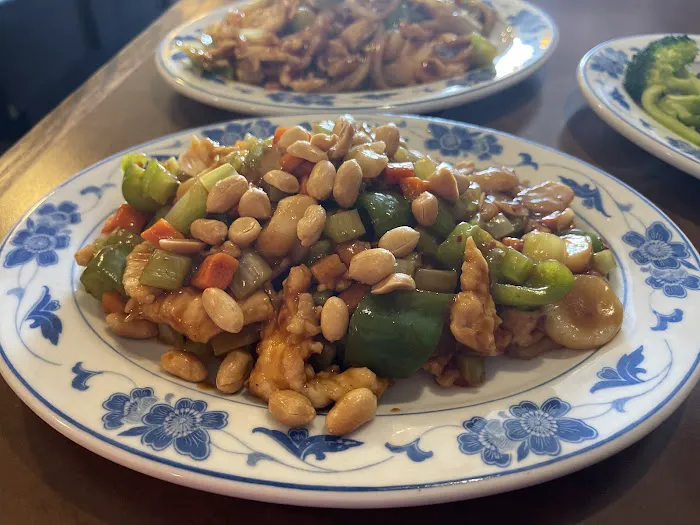 Tray's Garden Chinese Restaurant 4