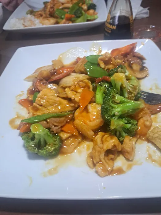 Tray's Garden Chinese Restaurant 8