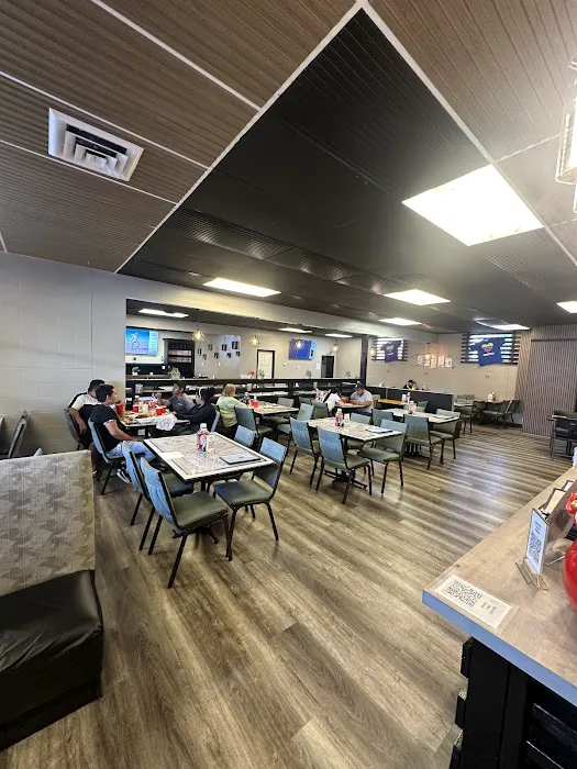 Zulianos Restaurant 7