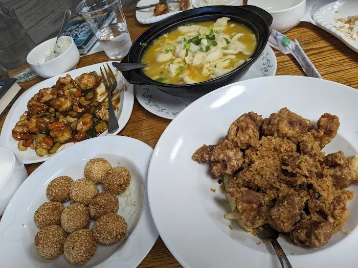 Yummy Kitchen 闻香居 10
