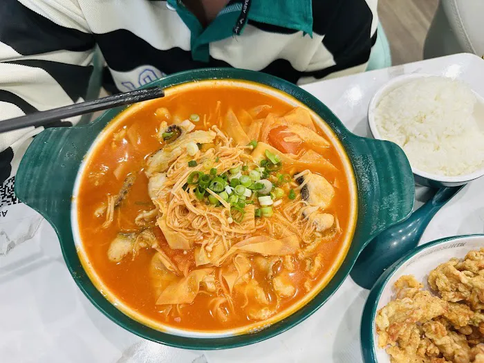 酸小七 酸汤鱼Seven Fish Cuisine 7