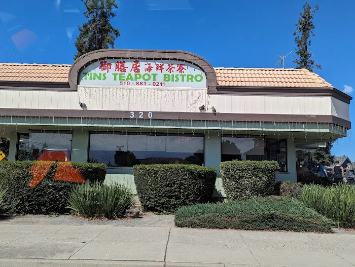 Tin's Teapot Bistro 1