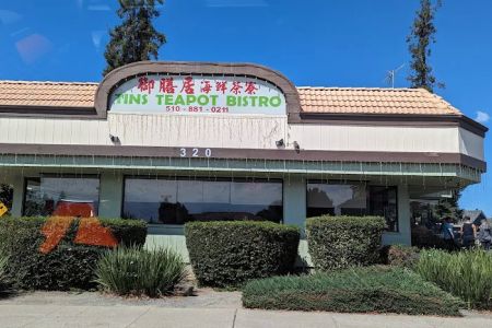 Tin's Teapot Bistro