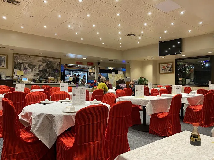 Tin's Teapot Bistro 6