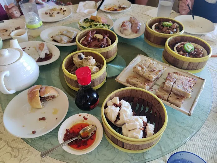 Tin's Teapot Bistro 9