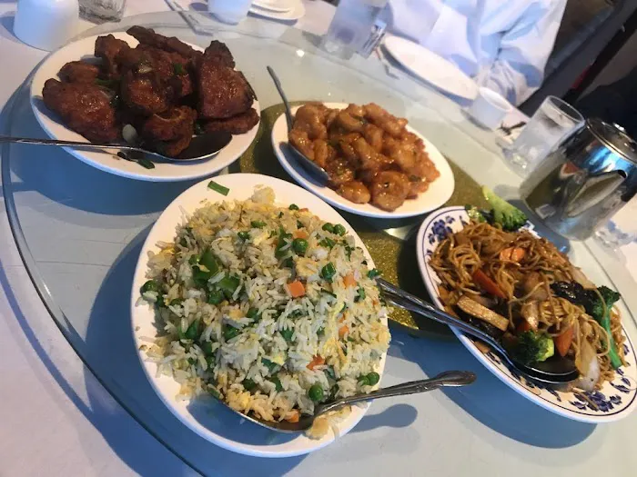 Yang Chow Restaurant 6
