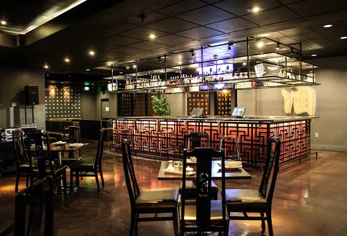 Mandarin Restaurant and Lounge 6