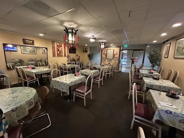 Hunan Empire Restaurant 1