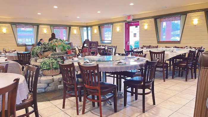Hunan Chef Chinese Restaurant 1