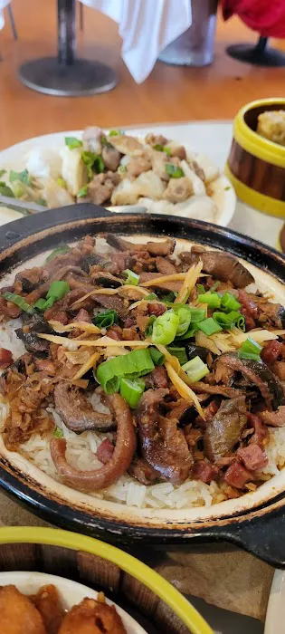 Happy Chinese Restaurant 7
