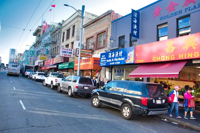 Duk Hing Chinese Deli & Meat 5
