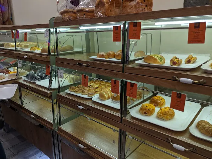 Duk Hing Chinese Deli & Meat 10