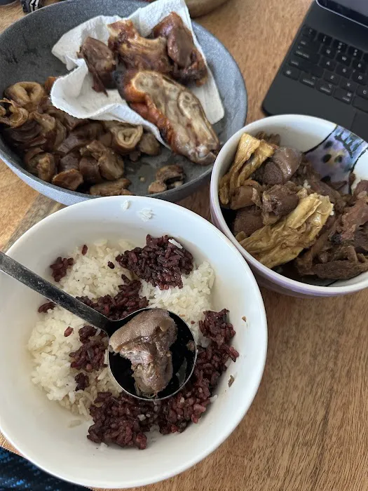 Duk Hing Chinese Deli & Meat 9