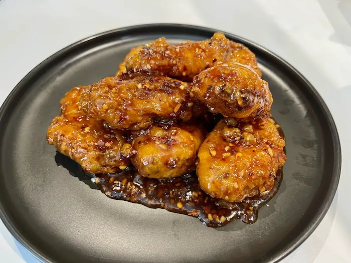 HULU WA CHINA BISTRO 6