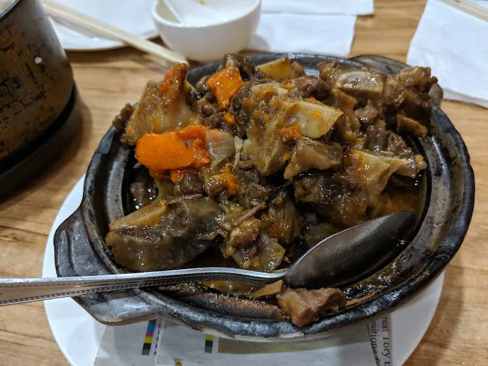 Ming's Diner 9