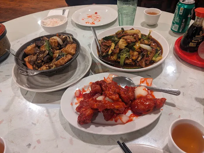 Chang's Kitchen Restaurant 10