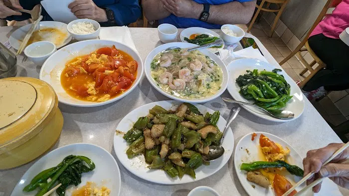 Ling Ling Cuisine Restaurant 8