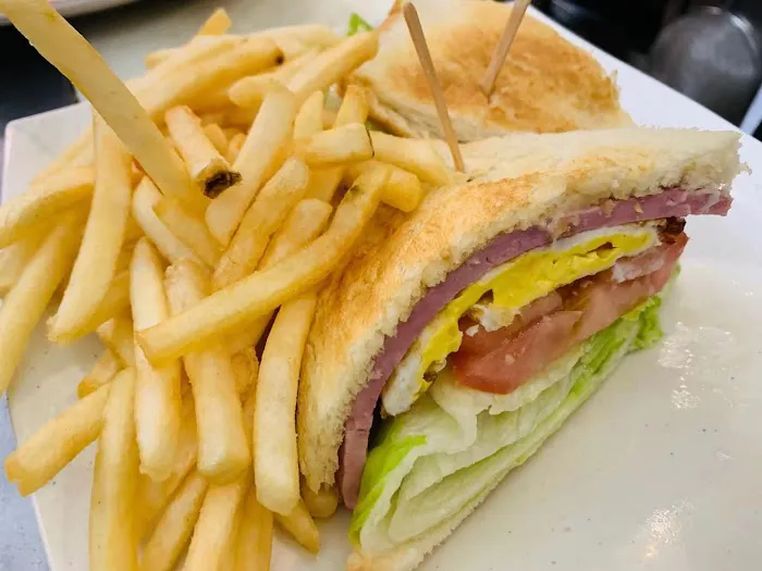2546 Cafe 4