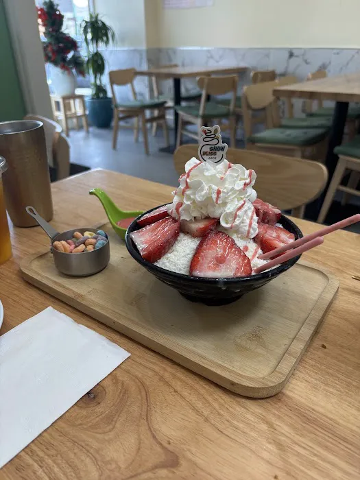 Snow Bliss Cafe 1