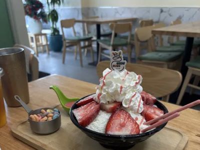 Snow Bliss Cafe 0