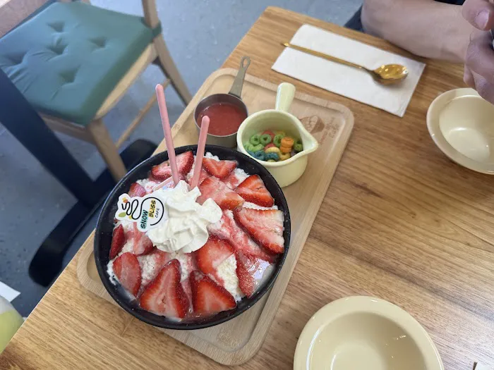Snow Bliss Cafe 2