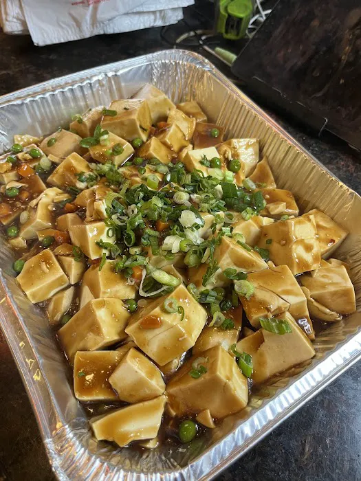 Tsing's Chinese Restaurant 10